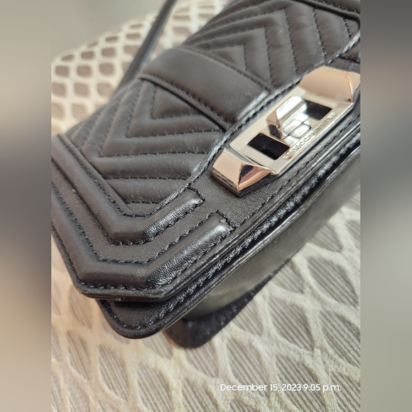 ๐คโค๏ธChevron Quilted Leather Rebecca ๐บ๐นMinkoff clutch with shoulder strap - Picture 15 of 17